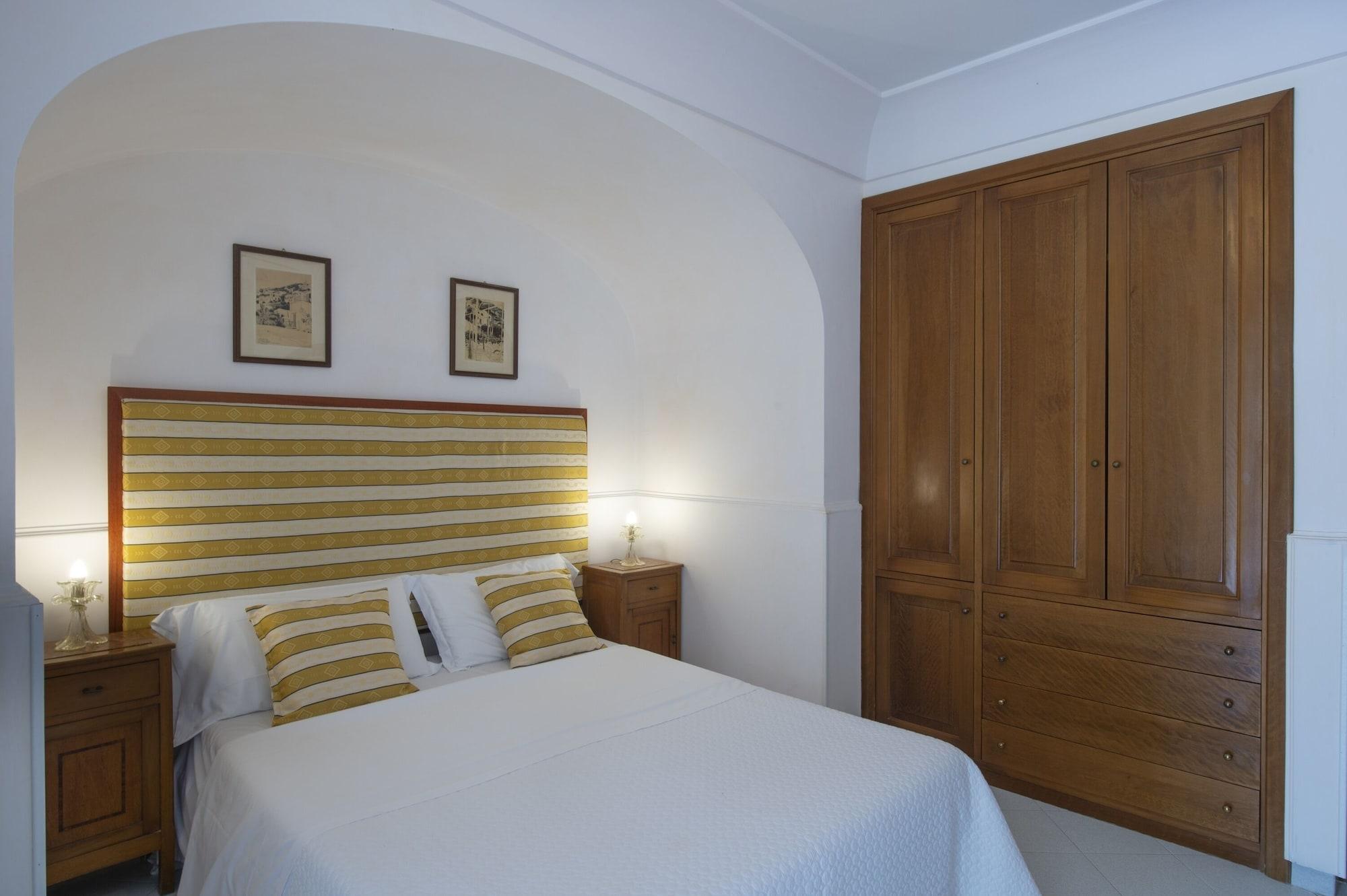 Maresca Hotel Praiano Exterior photo