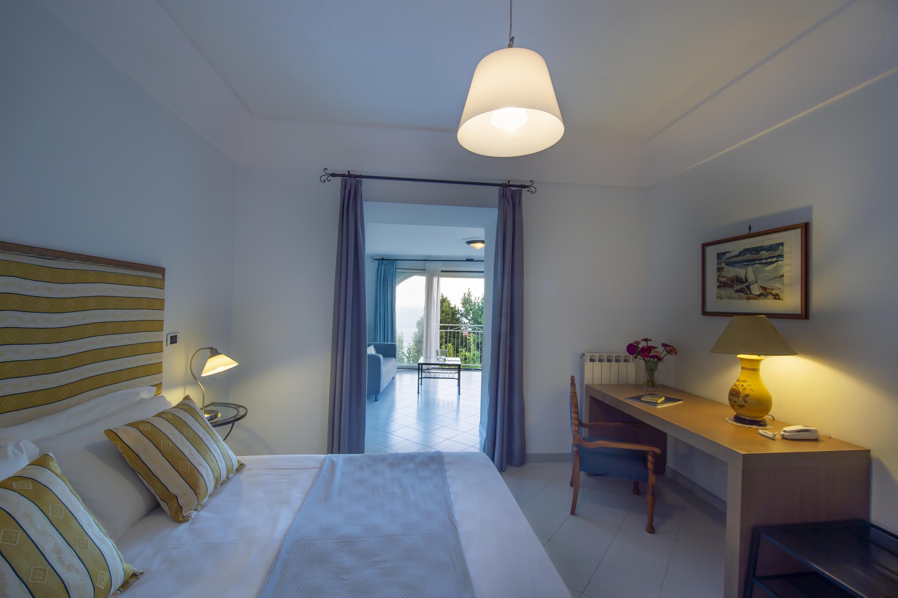 Maresca Hotel Praiano Exterior photo