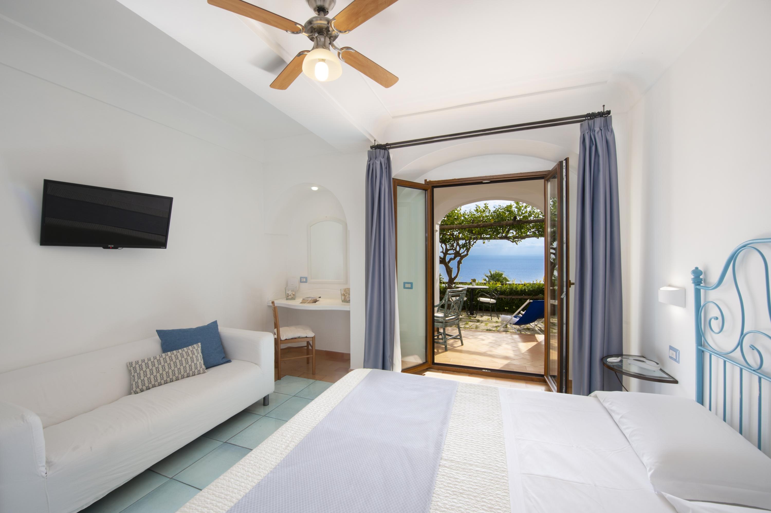 Maresca Hotel Praiano Exterior photo