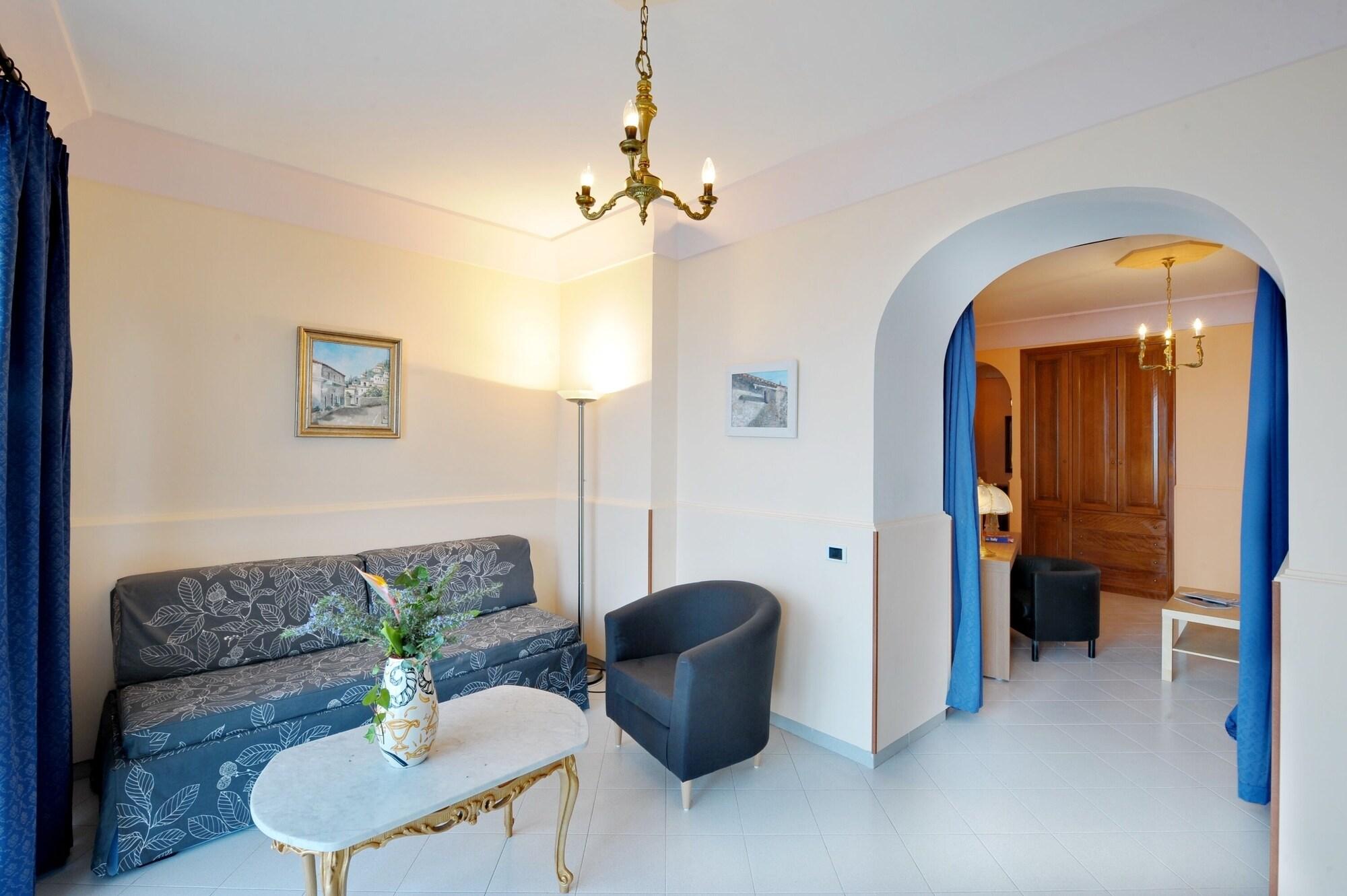 Maresca Hotel Praiano Exterior photo