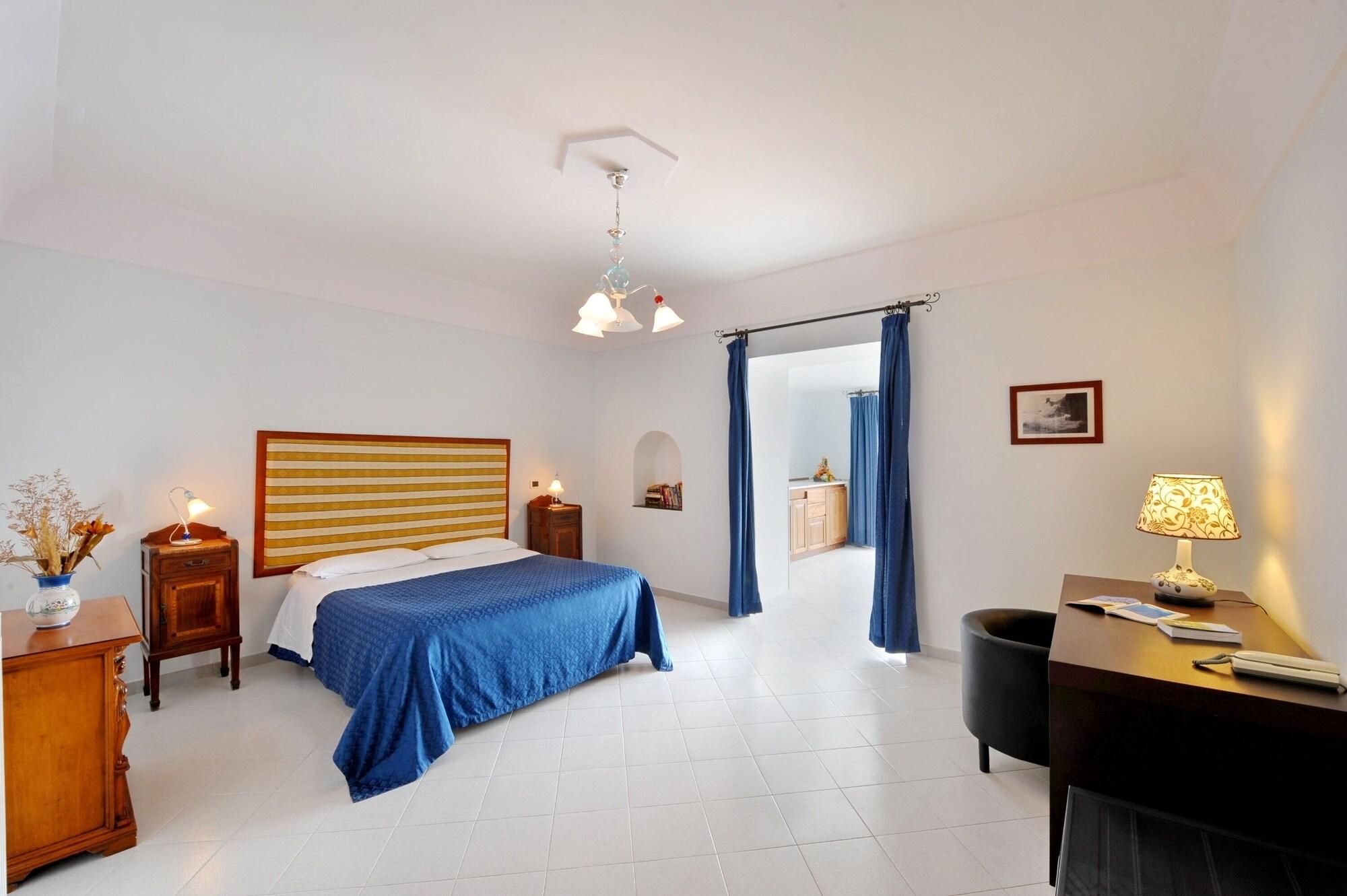 Maresca Hotel Praiano Exterior photo