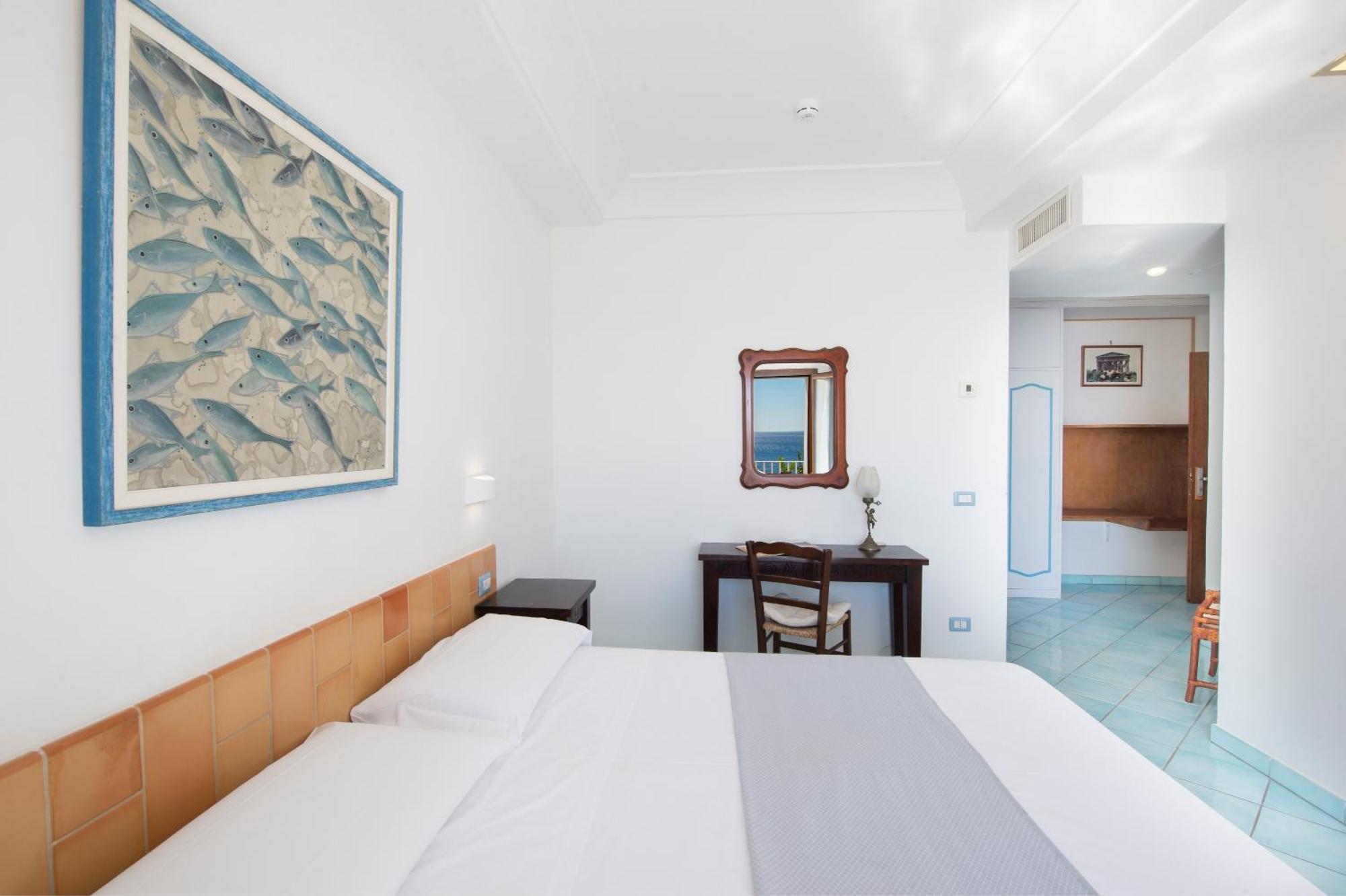 Maresca Hotel Praiano Room photo